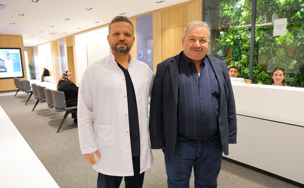 Tekerlekli Sandalyeyle Getirilen Hasta Tedavi Sonrası Yürüyerek Çıktı