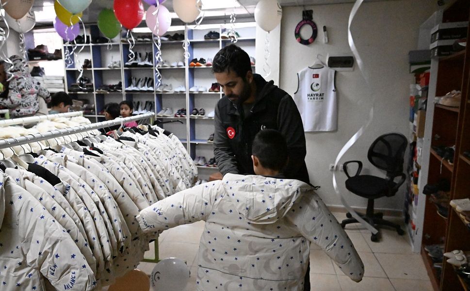 750 Yetime Bayramlık Giysi Yardımı Yapıldı