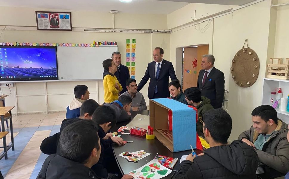 Afşin Kaymakamı Muammer Sarıdoğan’dan Okullara Ziyaret