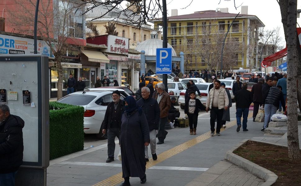 Afşin’de Arife Günü Çarşı Dolup Taştı