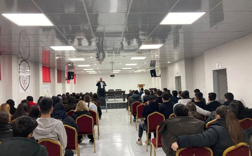 Afşin’de Ramazan Ayına Özel Gençlik Söyleşisi Düzenlendi