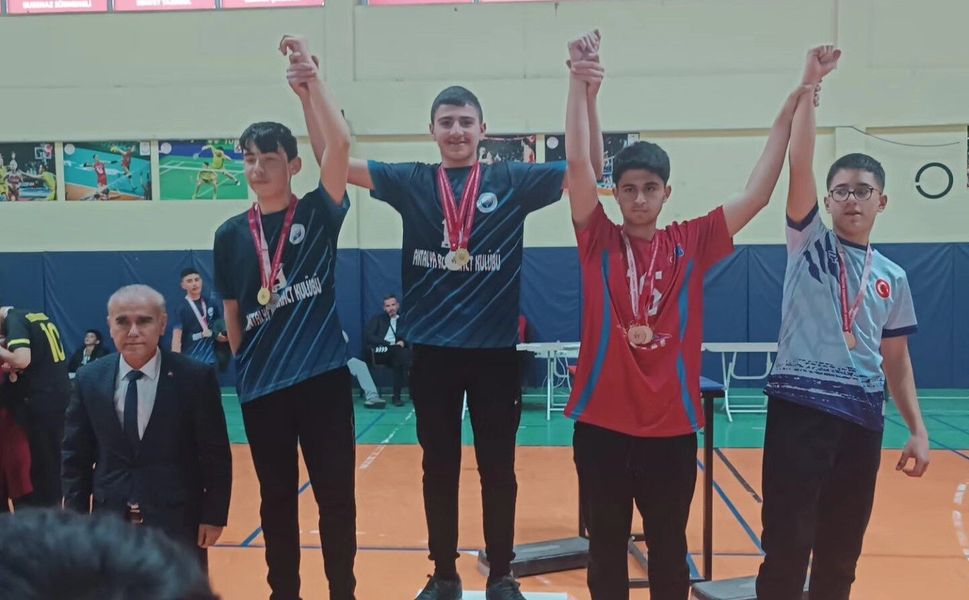 Afşin’den Bilek Güreşinde Büyük Başarı: 8 Sporcu Bölge Müsabakalarına Gidiyor