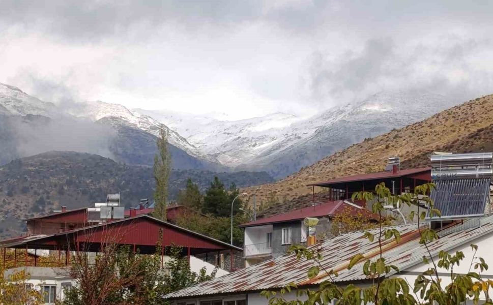 Kahramanmaraş'ın Yüksek Kesimleri Beyaza Büründü