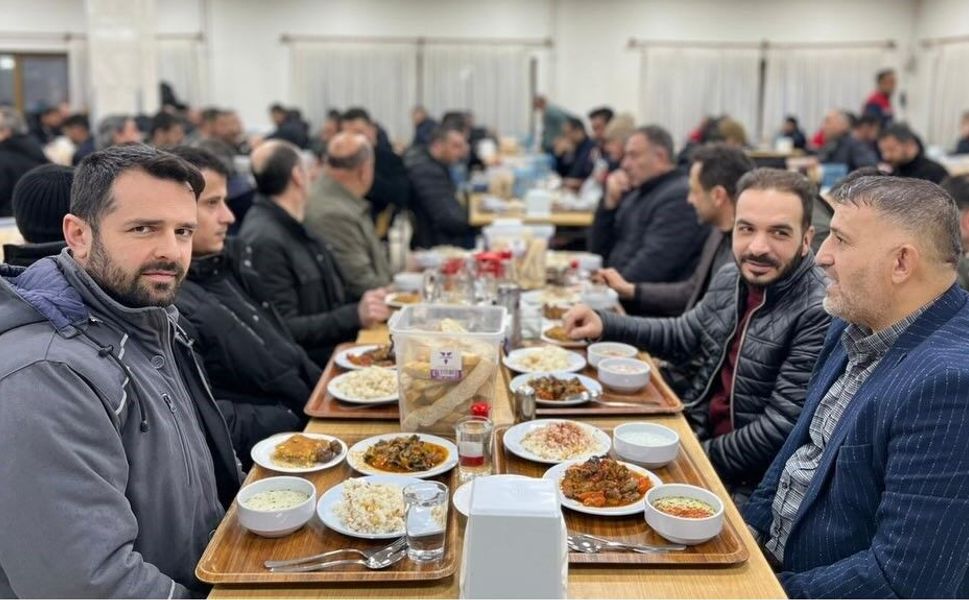 AK Parti Teşkilatı Termik Santral İşçileriyle İftar Sofrasında Buluştu