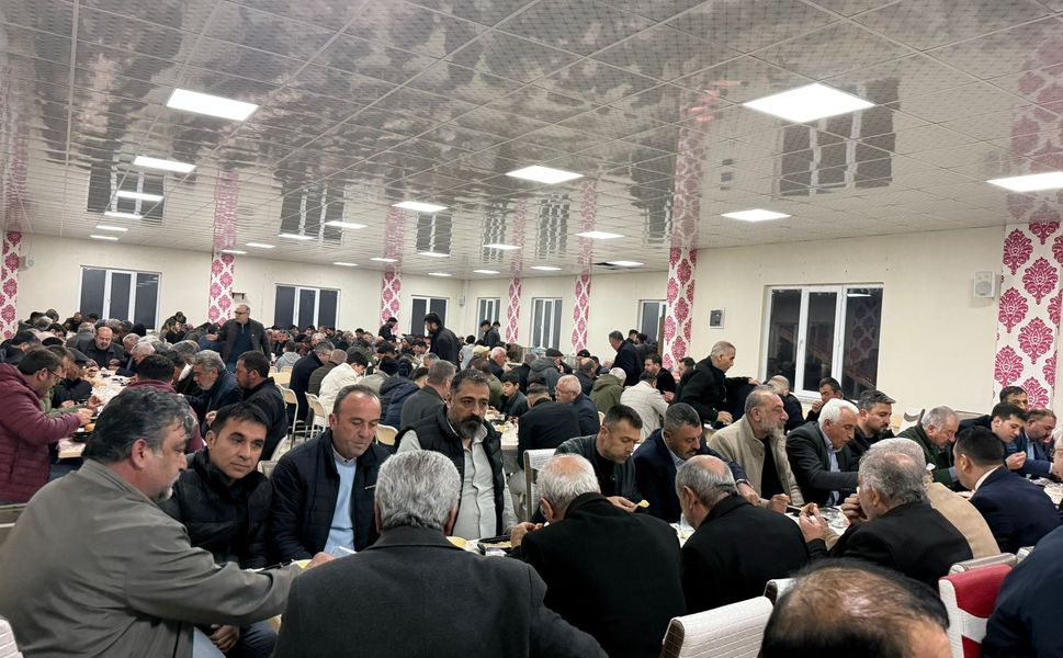 CHP, Hüyüklü Mahallesi’nde İftar Programı Düzenledi