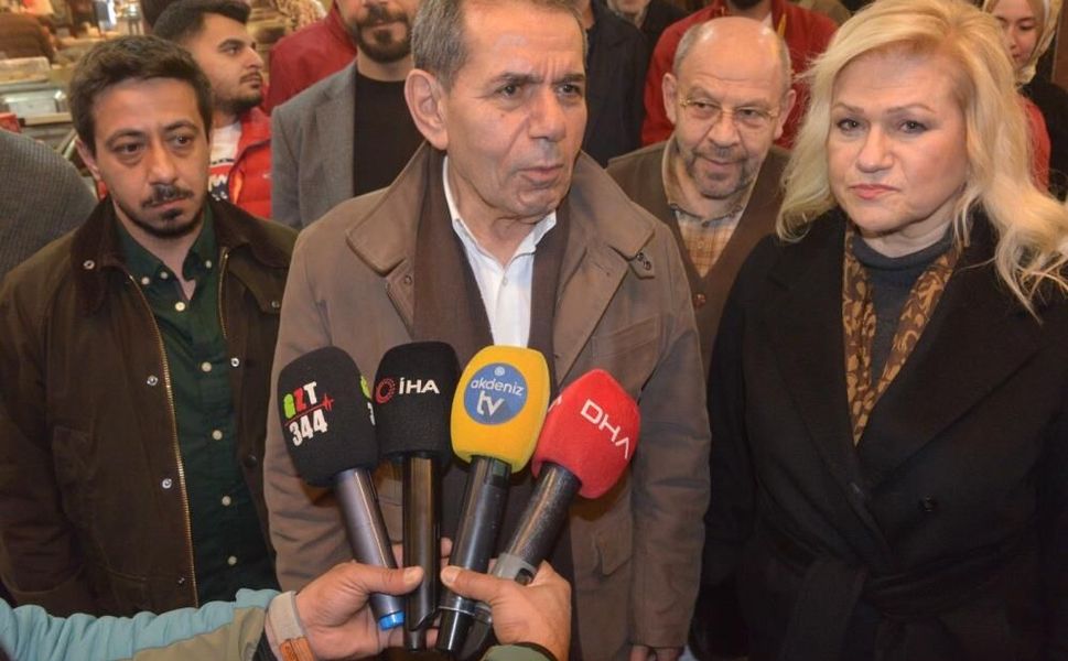 Galatasaray Başkanı Dursun Özbek depremzedelerle iftarda buluştu