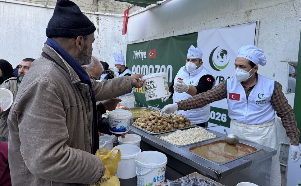 Hayrat İnsani Yardım Derneği, Günlük 1200 Kişiye İftar Yardımı Yapıyor