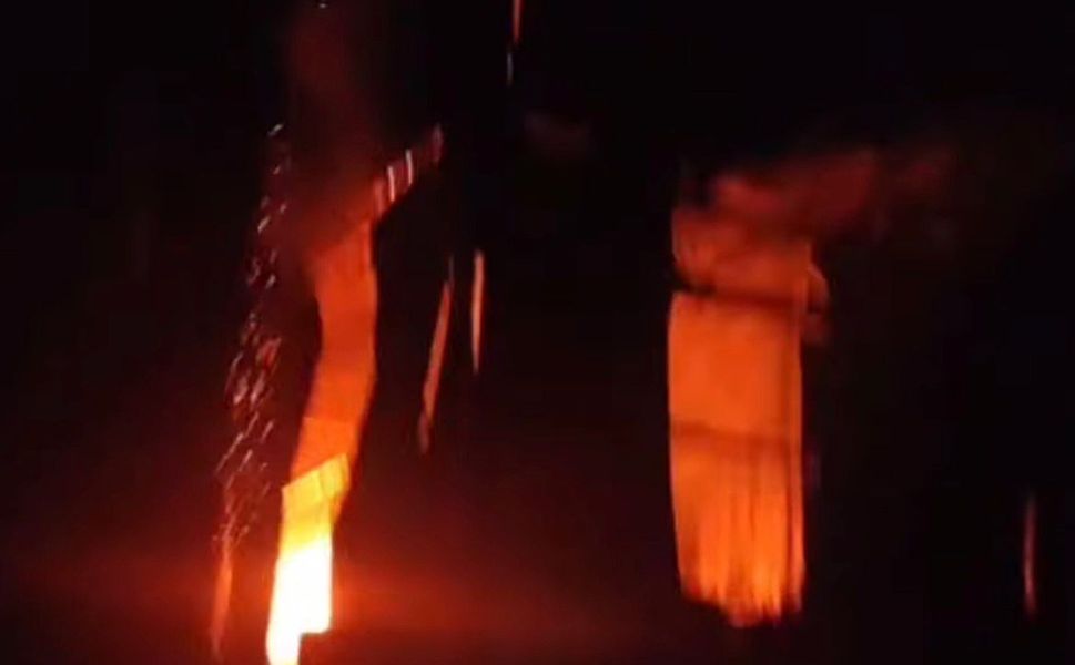 İş Yeri Alev Alev Yandı : Maddi Hasar Oluştu