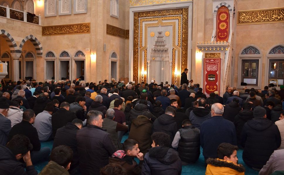 Kadir Gecesi Dualarla İdrak Edildi