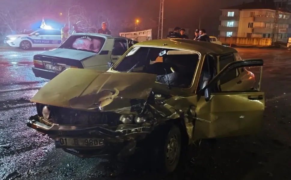 Trafik Kazası: 2 Kişi Yaralandı