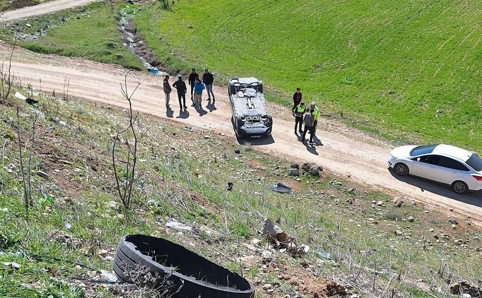 Otomobil Uçuruma Yuvarlandı: 1 Yaralı