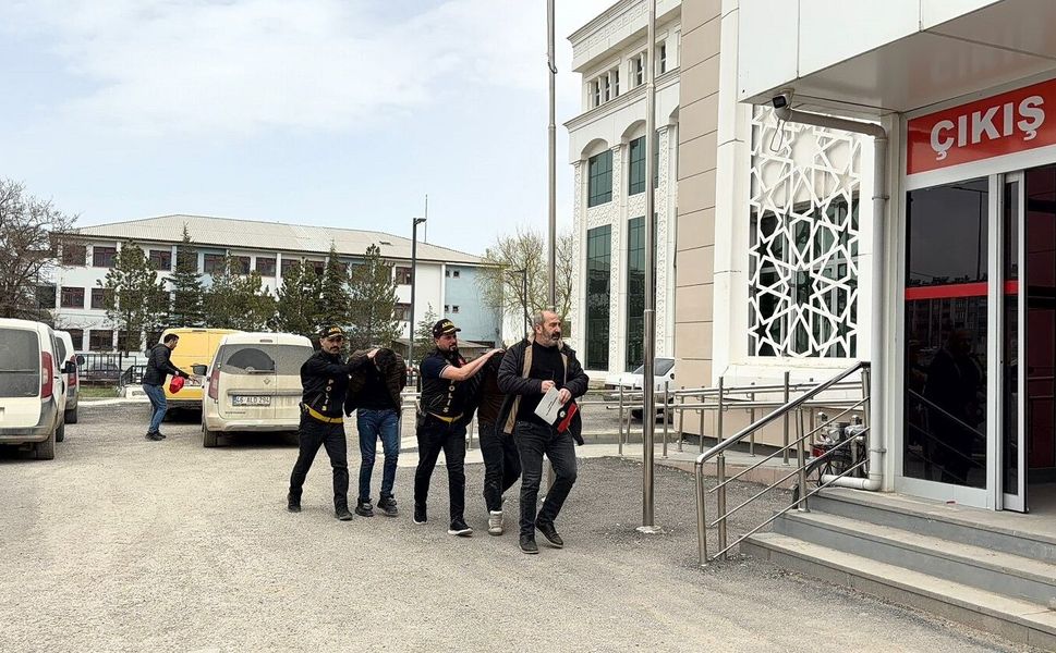 2,1 Milyonluk Vurgun Yapan Sahte Polisler Yakalandı