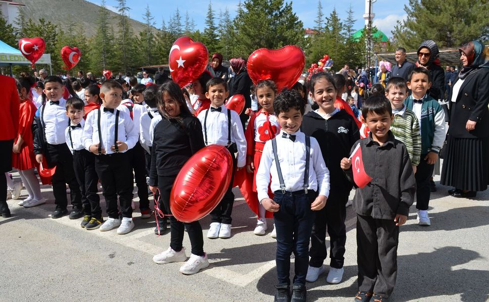 Afşin’de 23 Nisan Ulusal Egemenlik ve Çocuk Bayramı Kutlandı