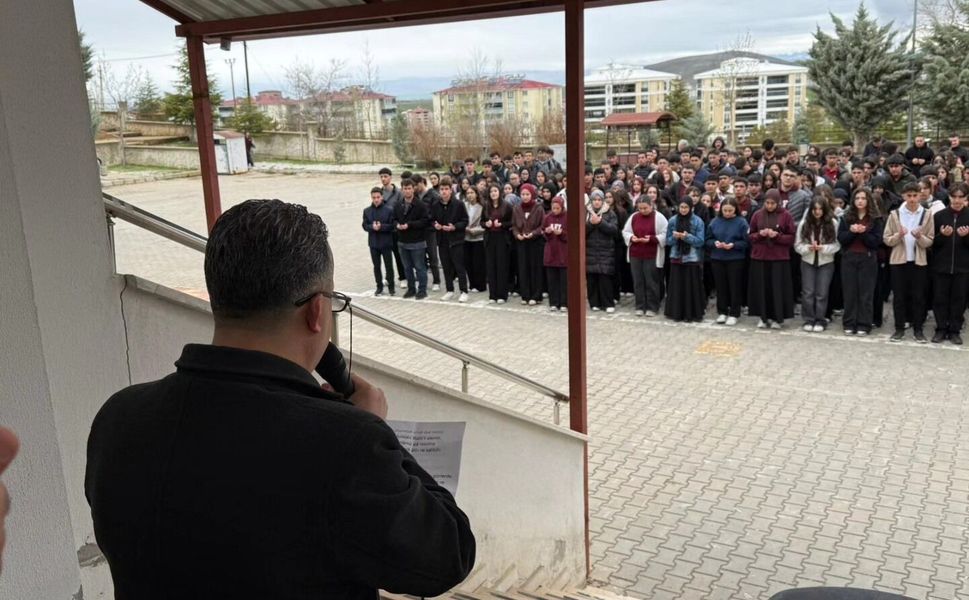 Afşin’de Okul Saldırısında Hayatını Kaybedenler Dualarla Anıldı
