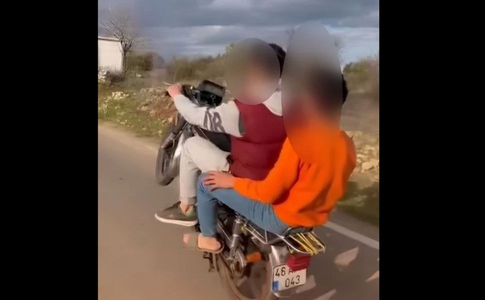 Akrobatik Hareketler Yapan Motosikletliye 47 Bin TL Ceza