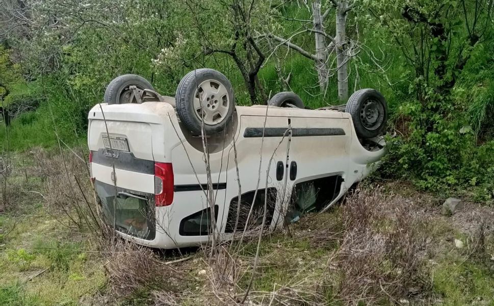 Direksiyon Hakimiyetini Kaybeden Araç Takla Attı: 1 Yaralı