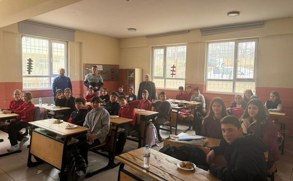 Eğitim-Bir-Sen Afşin’den Şampiyon Halk Oyunları Ekibine Anlamlı Ziyaret