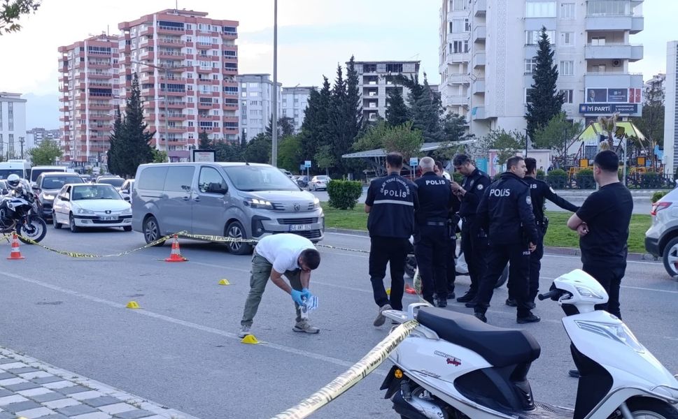 Husumetlisine Ateş Açtı, Yoldan Geçen İki Çocuk Yaralandı