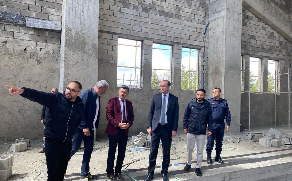 Kaymakam Sarıdoğan, Yüzme Havuzundaki Çalışmaları İnceledi