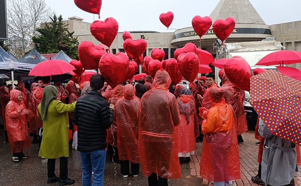 Otizm İçin Kalpler Gökyüzüne Bırakıldı