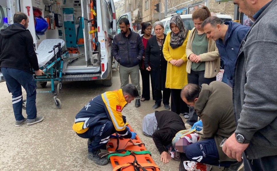 Otomobil Yayaya Çarptı: 1 Yaralı