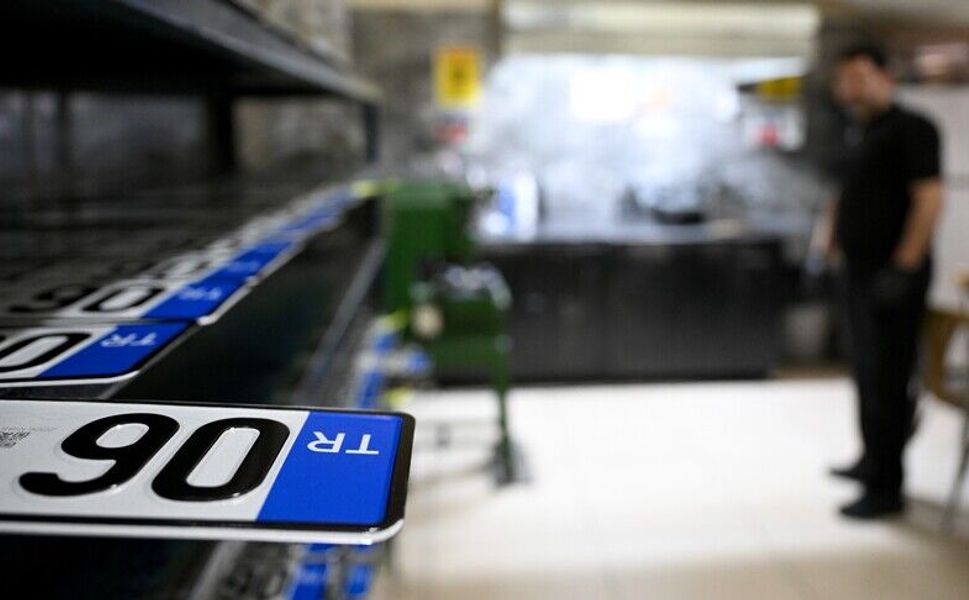 Resmi Gazete’de Yayımlandı: Standart Dışı Plakalar Ücretsiz Değiştirilecek