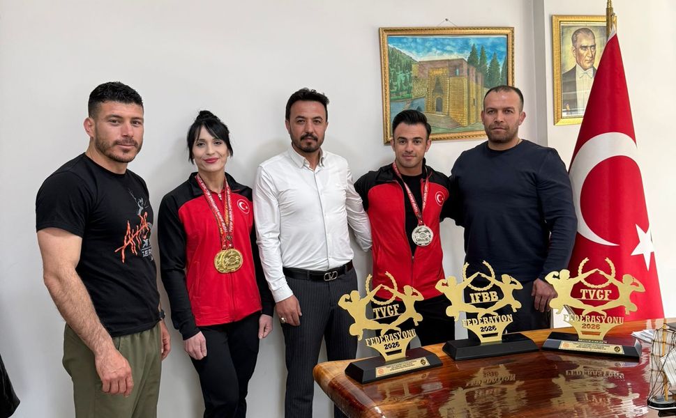 Şampiyon Sporculardan Destekçilerine Anlamlı Ziyaret