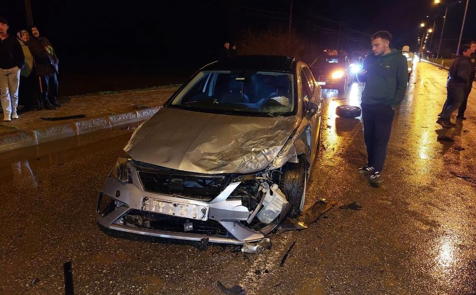 Zincirleme Trafik Kazası: 4 Araç Birbirine Girdi