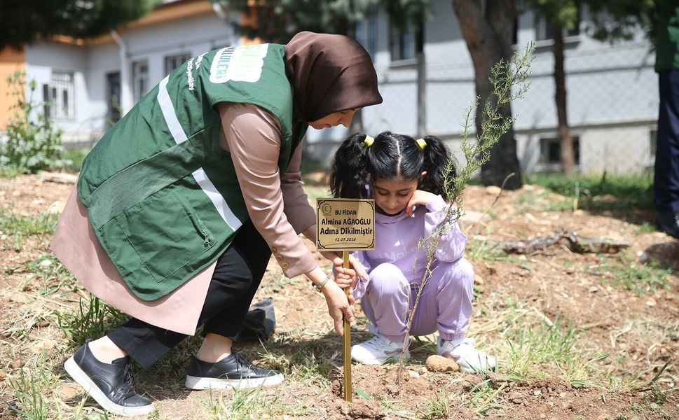 Okul Saldırısında Hayatını Kaybedenler İçin Fidan Dikildi
