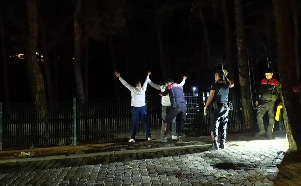 Silahlı Kavga: Pompalı Tüfek ve Tabancalarla 4 Kişi Yakalandı