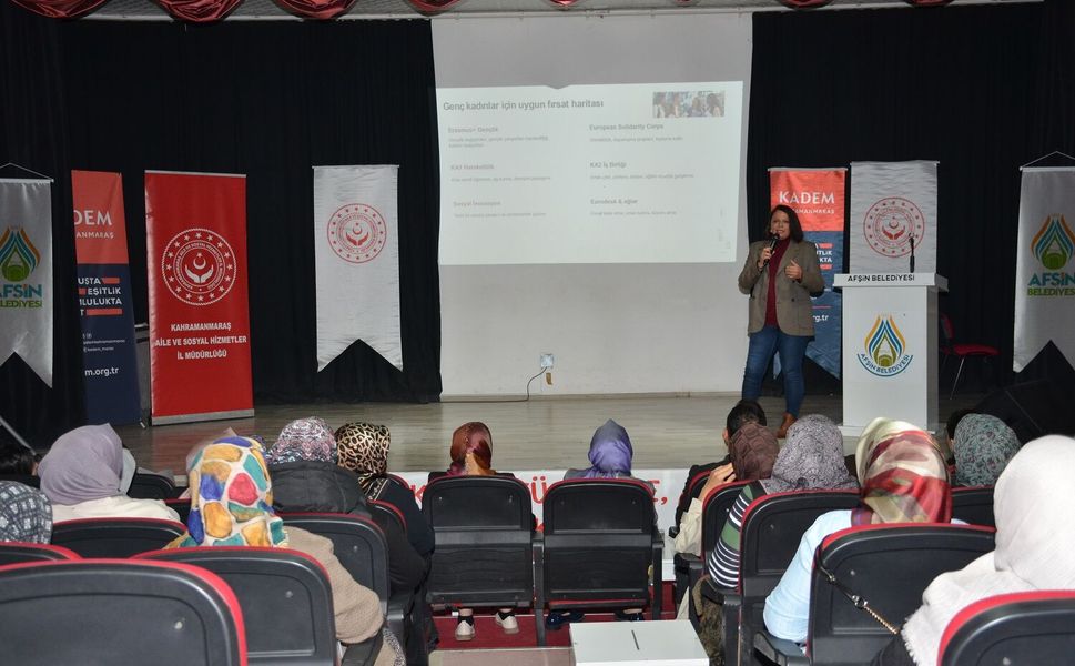 Afşin’de Kadınlara Yönelik Proje Yazarlığı ve Hibe Destekleri Semineri Düzenlendi