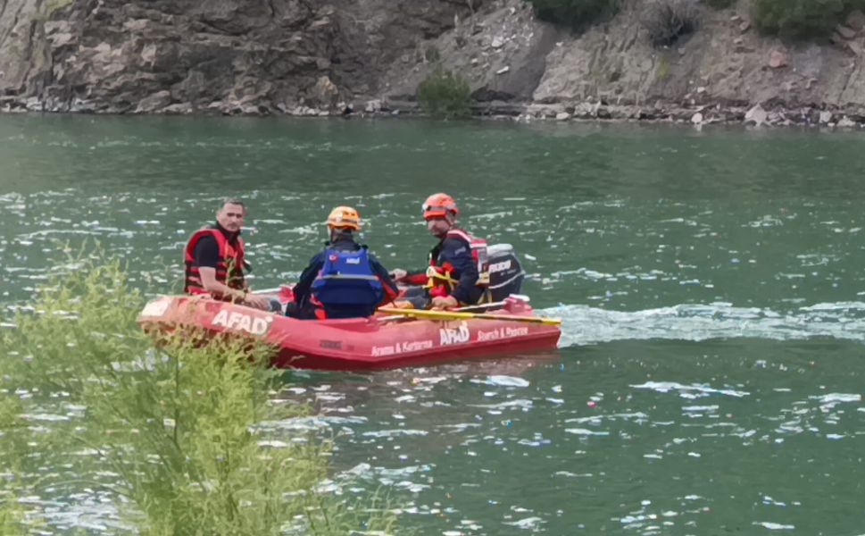 Ceyhan Nehri’ne Düşen Balıkçıdan 3 Gündür Haber Yok