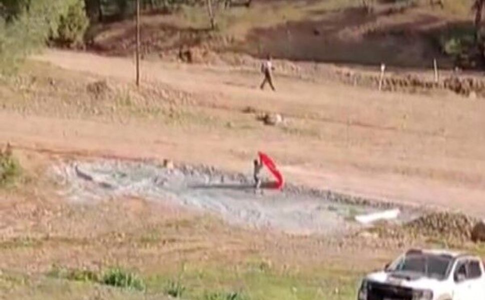 Rüzgarın Düşürdüğü Bayrağa Koşan Yusuf Türkiye’nin Takdirini Kazandı