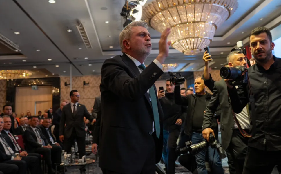 TBB Seçiminde Gerginlik: İmamoğlu’nun Mektubu Okunurken Arbede Çıktı