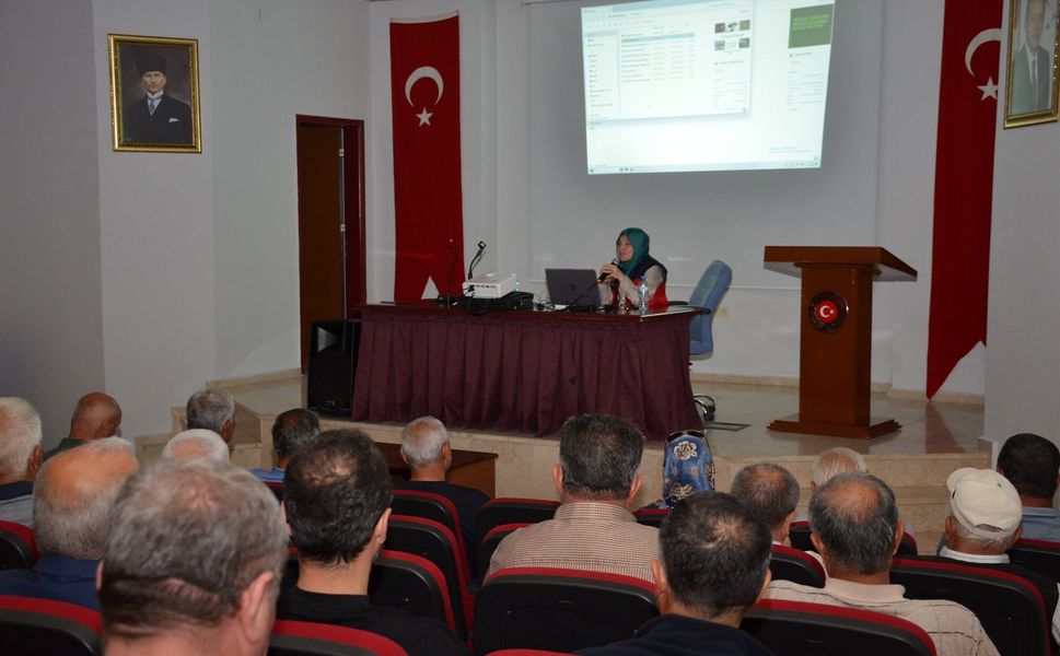 Afşin’de Çiftçilere Yönelik Bilgilendirme Toplantısı ve Uygulayıcı Eğitimi Düzenlendi