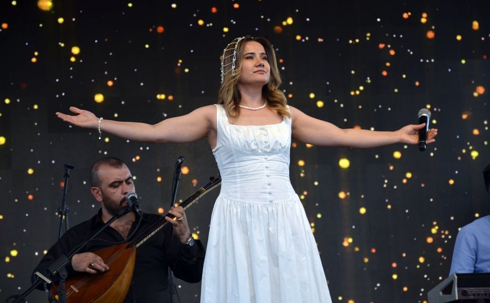 Afşin’de Festival Coşkusu: Aynur Bolat Sahneye Damga Vurdu
