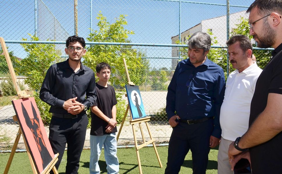 Afşin’de Öğrencilerin Sanat Eserleri Sergilendi