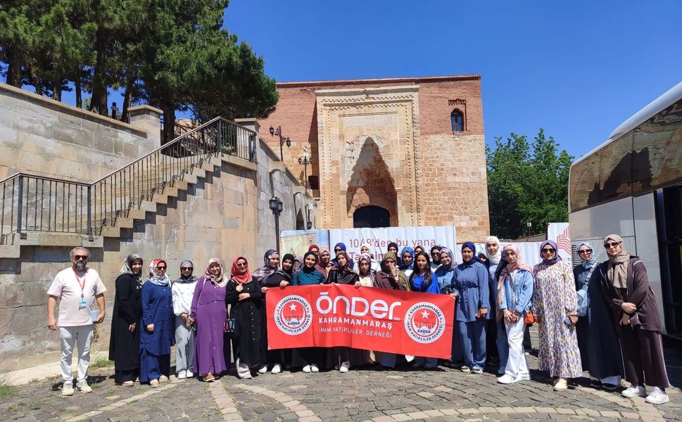 Kitap Okuma Yarışmasında Dereceye Giren Öğrenciler Eshab-ı Kehf’i Ziyaret Etti