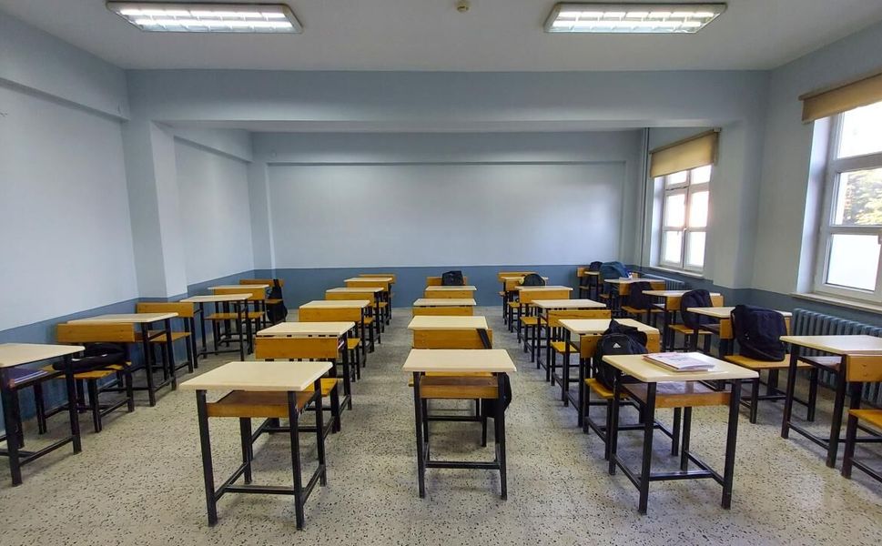 Bakan Tekin: LGS İçin Cuma Günü Okullarda İdari İzin  Uygulanacak