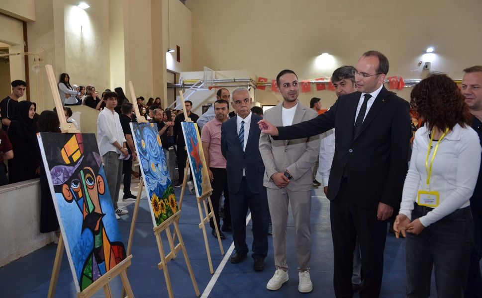 Afşin Fen Lisesi’nden Sanat Dolu Yıl Sonu Sergisi