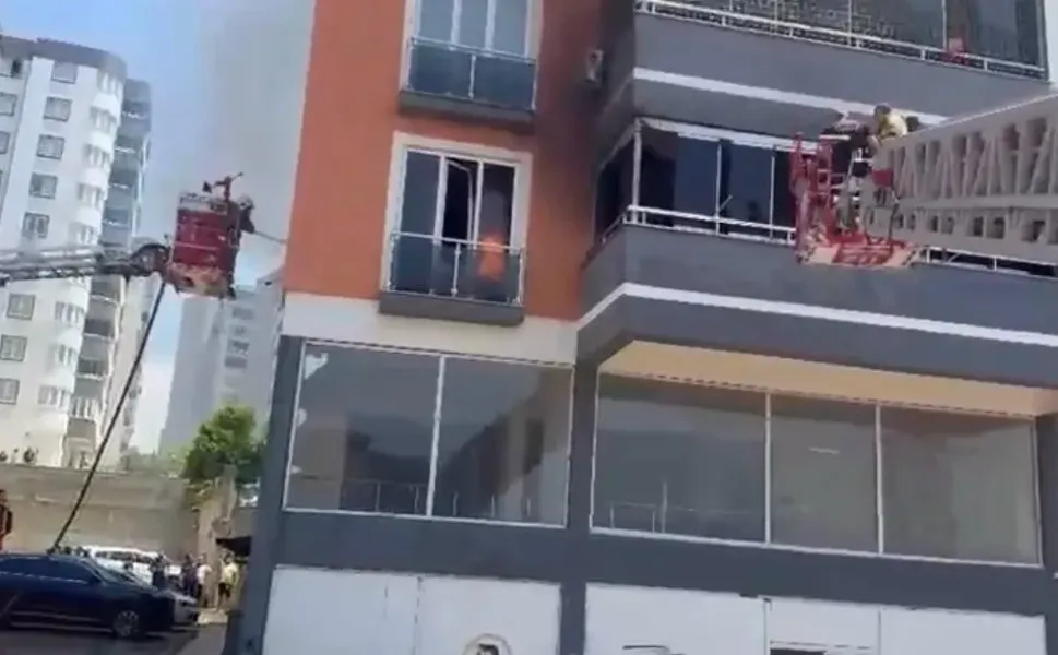 Evde Çıkan Yangın Felakete Dönüştü: 3 Kişi Hayatını Kaybetti