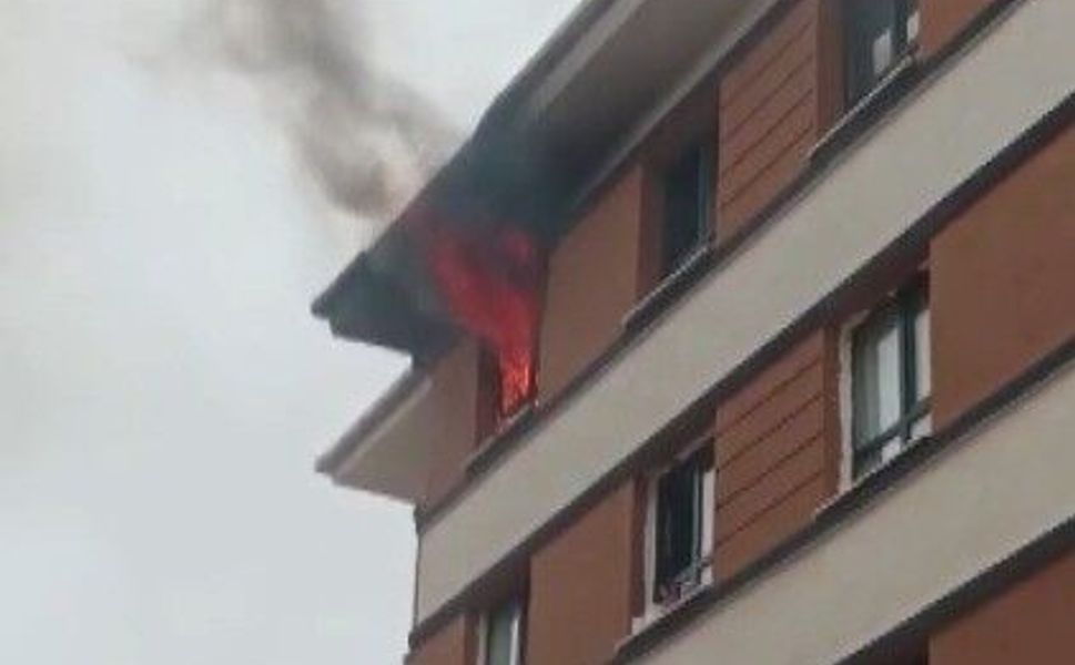 İkamet Yangını Paniğe Neden Oldu