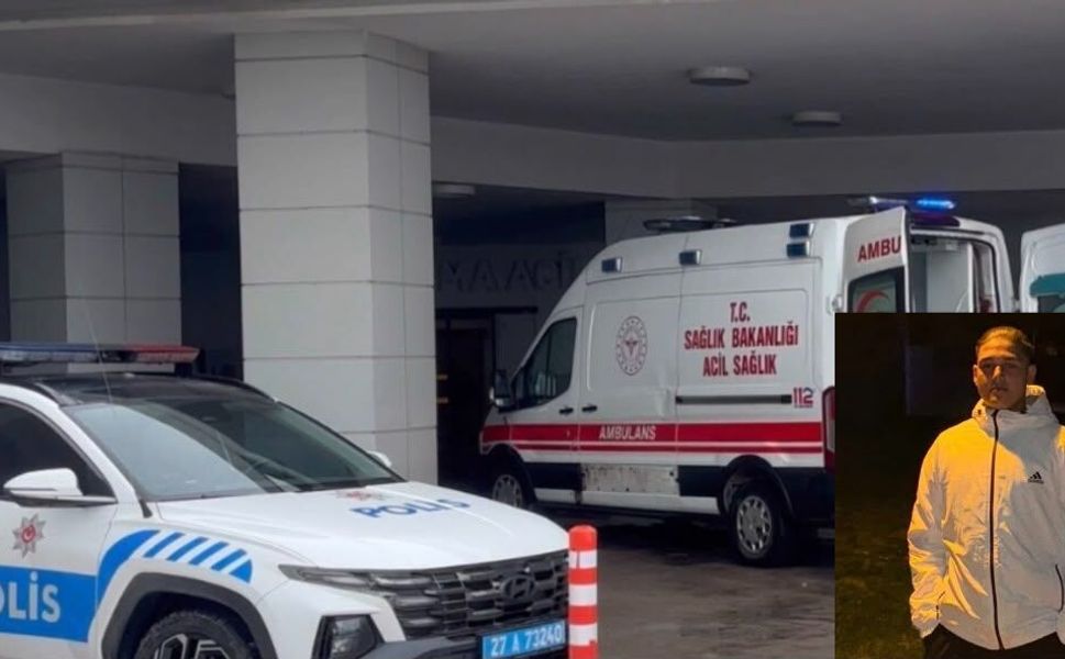 Karne Günü Bıçaklanan 10'uncu Sınıf Öğrencisi Hayatını Kaybetti