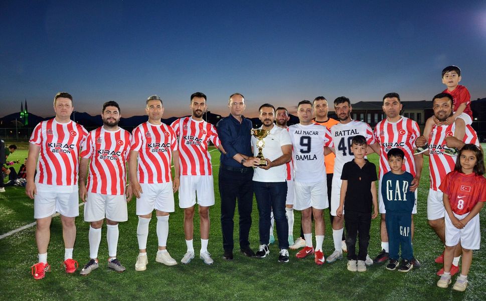 Afşin Futbol Turnuvası’nda Şampiyon Kıraç Beton Oldu