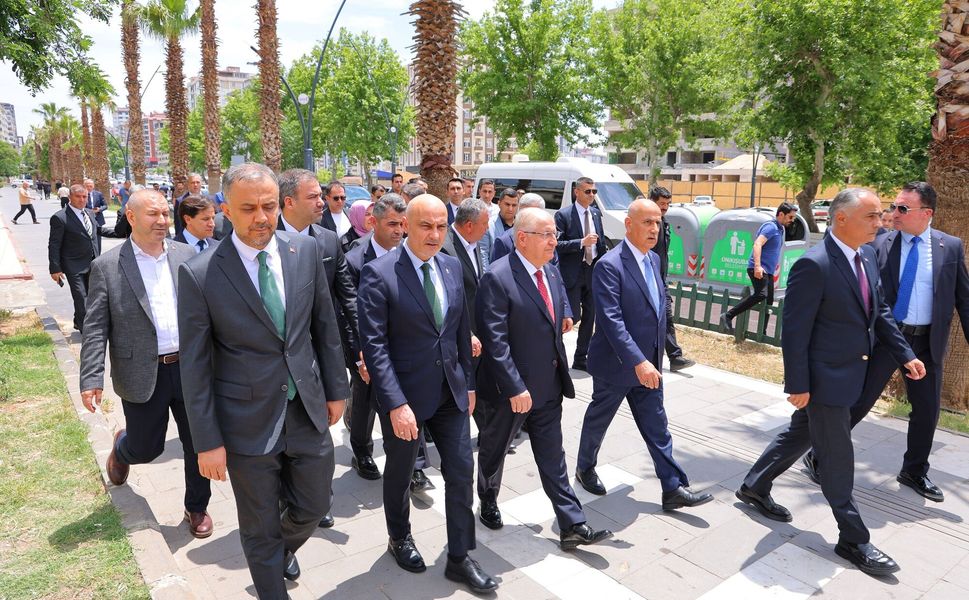 Milli Savunma Bakanı Yaşar Güler Kahramanmaraş’ta Temaslarda Bulundu