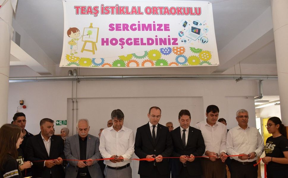TEAŞ İstiklal Ortaokulu’ndan Yıl Sonuna Yakışır Sergi