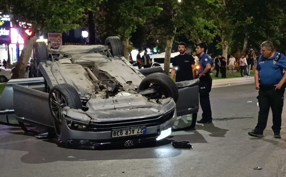 Trafikte Yarış Kazayla Bitti: 5 Yaralı