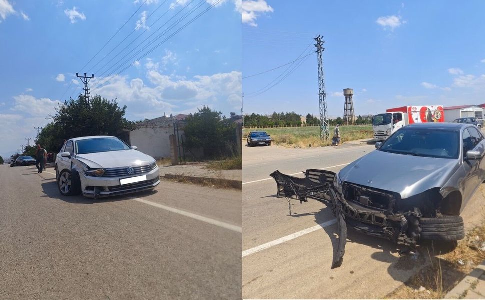 Afşin'de İki Otomobil Çarpıştı