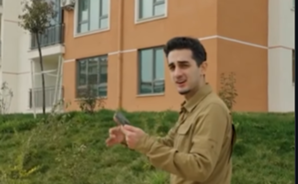 YouTuber Ruhi Çenet Ebrar Sitesi’nde: “Aynı Yer Artık Bambaşka”
