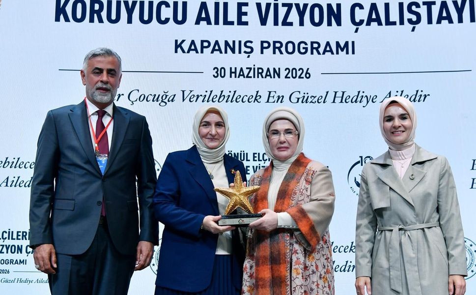 Kahramanmaraş’ın Koruyucu Aile Başarısı Ödülle Taçlandırıldı